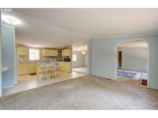 28614 West Ln, Ocean Park, WA 98640