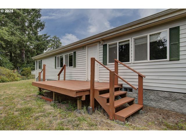 28614 West Ln, Ocean Park, WA 98640