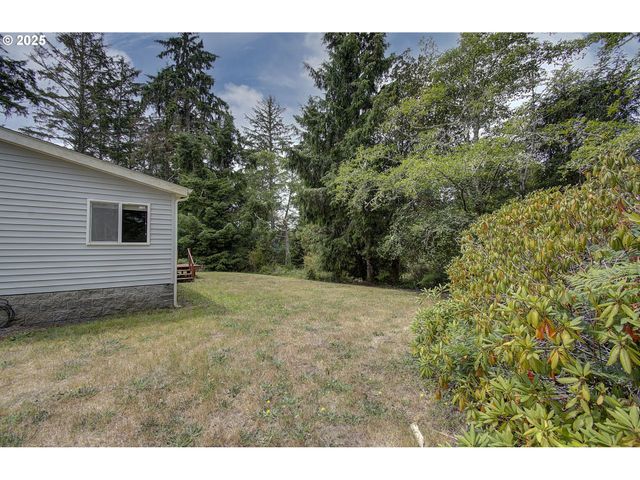 28614 West Ln, Ocean Park, WA 98640