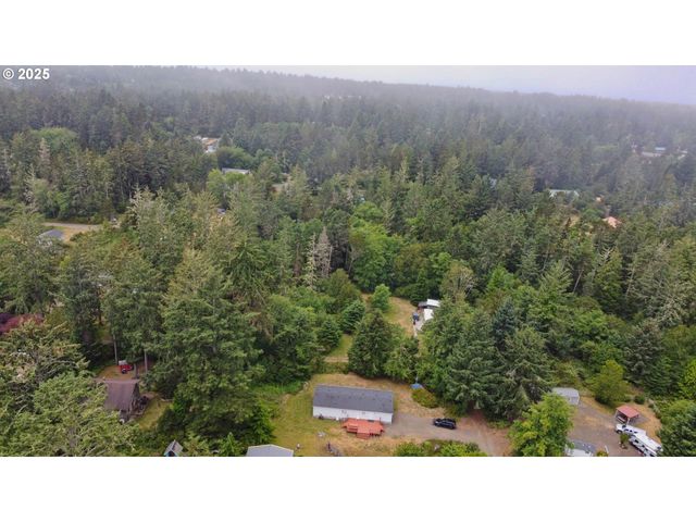 28614 West Ln, Ocean Park, WA 98640