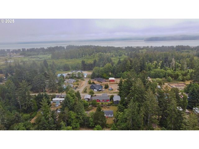 28614 West Ln, Ocean Park, WA 98640