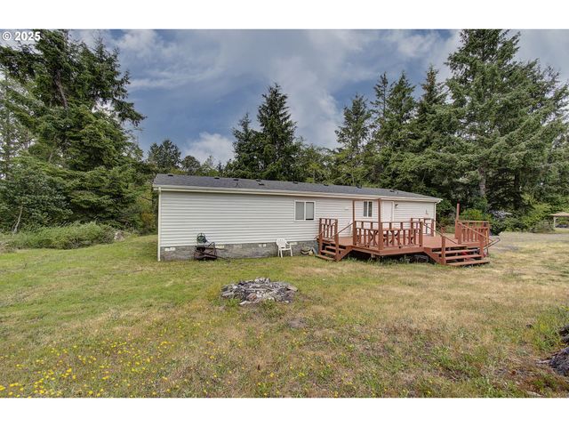 28614 West Ln, Ocean Park, WA 98640