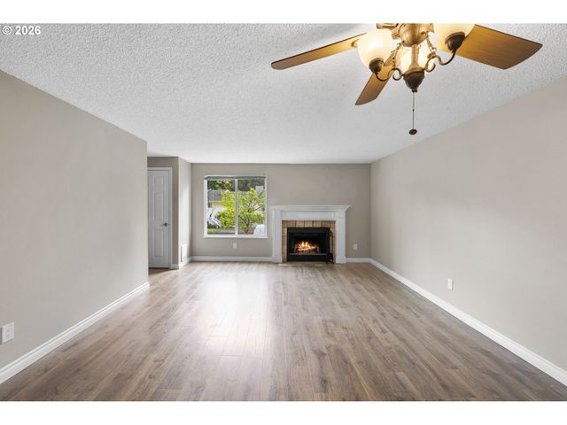 13216 Ne SALMON CREEK Ave, Vancouver, WA 98686