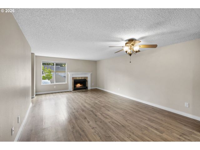 13216 Ne SALMON CREEK Ave, Vancouver, WA 98686