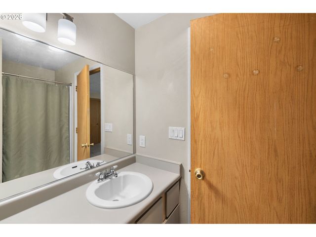 13216 Ne SALMON CREEK Ave, Vancouver, WA 98686