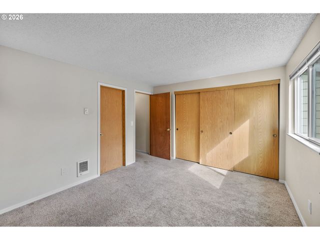 13216 Ne SALMON CREEK Ave, Vancouver, WA 98686