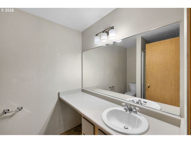 13216 Ne SALMON CREEK Ave, Vancouver, WA 98686