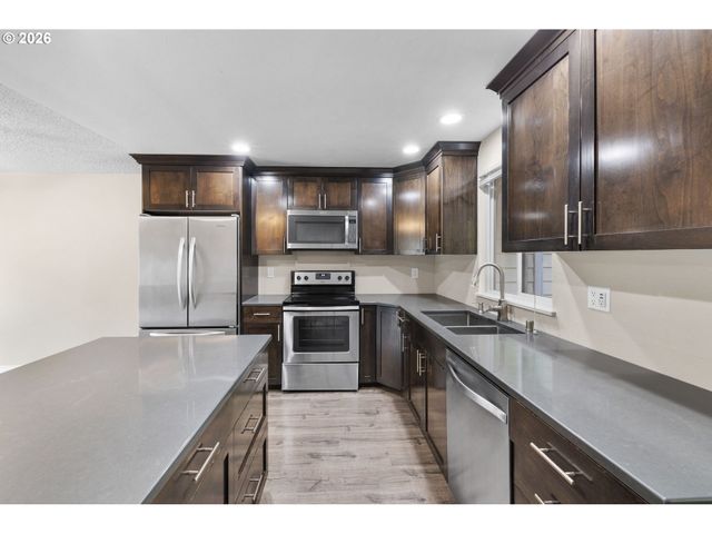 13216 Ne SALMON CREEK Ave, Vancouver, WA 98686