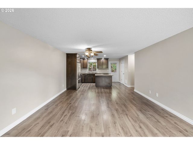 13216 Ne SALMON CREEK Ave, Vancouver, WA 98686