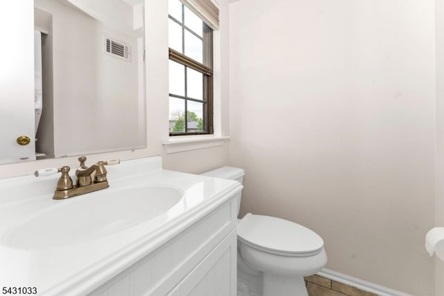 37 Wood Duck Ct, Allamuchy Twp., NJ 07840