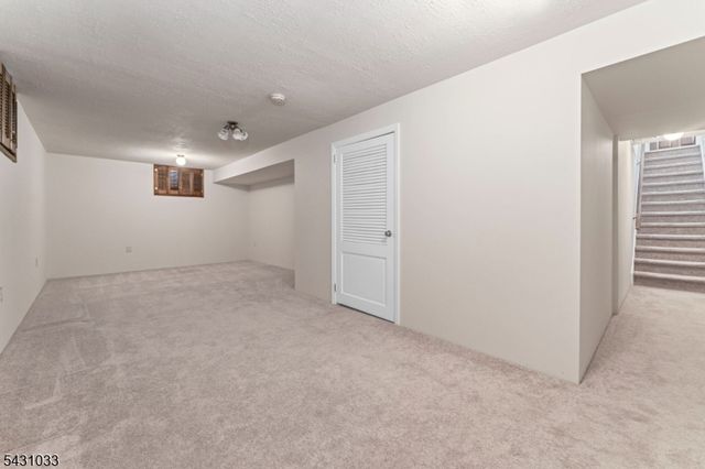 37 Wood Duck Ct, Allamuchy Twp., NJ 07840