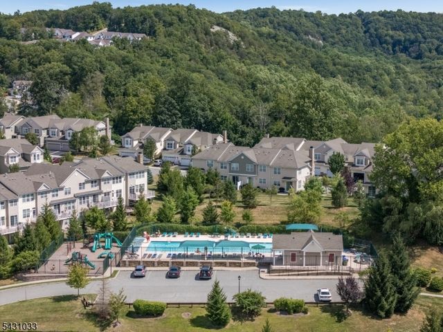 37 Wood Duck Ct, Allamuchy Twp., NJ 07840