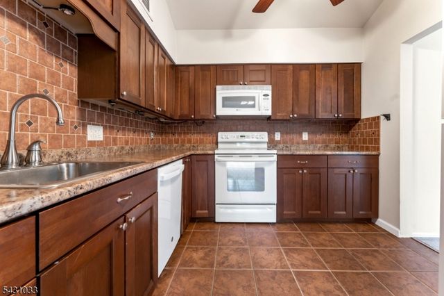 37 Wood Duck Ct, Allamuchy Twp., NJ 07840