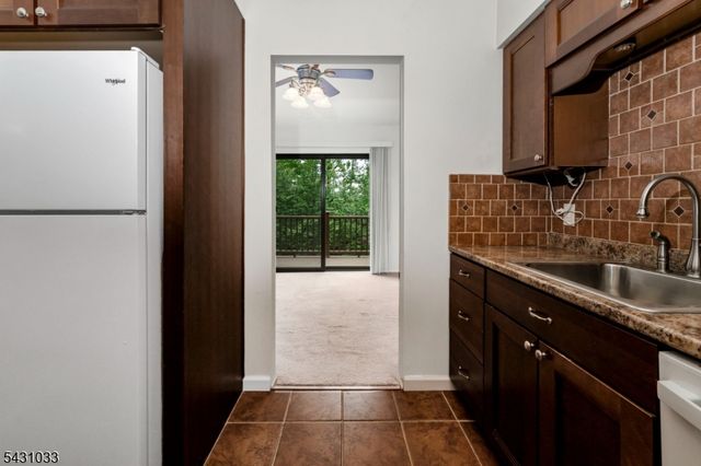 37 Wood Duck Ct, Allamuchy Twp., NJ 07840