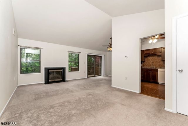 37 Wood Duck Ct, Allamuchy Twp., NJ 07840