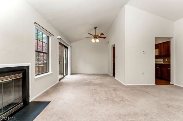 37 Wood Duck Ct, Allamuchy Twp., NJ 07840