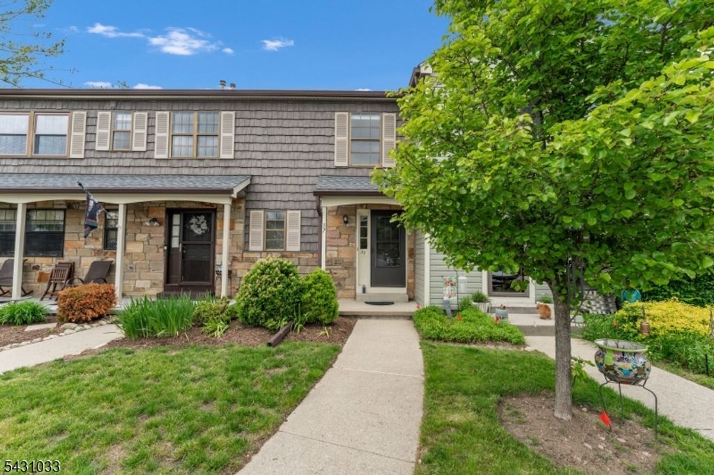 37 Wood Duck Ct, Allamuchy Twp., NJ 07840