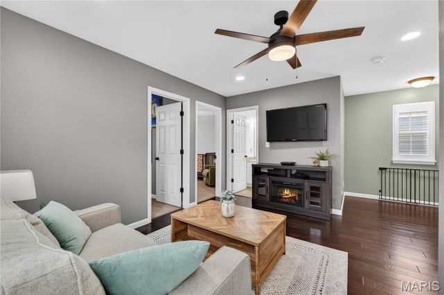 3221 Camp Street, St Charles, MO 63301