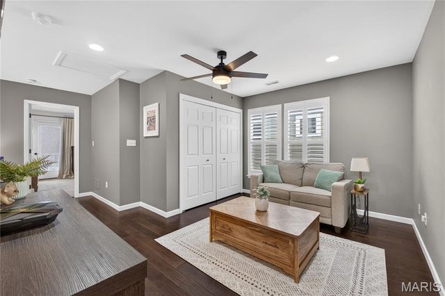 3221 Camp Street, St Charles, MO 63301