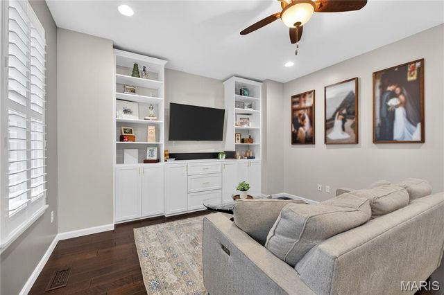 3221 Camp Street, St Charles, MO 63301