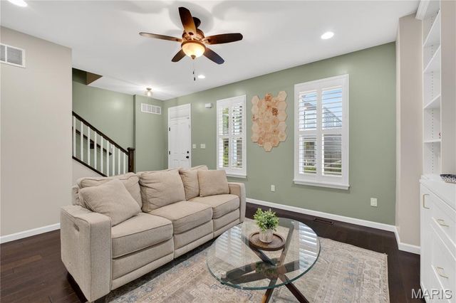 3221 Camp Street, St Charles, MO 63301