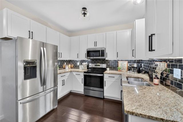 3221 Camp Street, St Charles, MO 63301