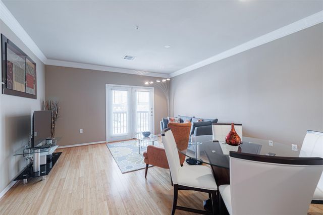 2400 Mccue Road 348, Houston, TX 77056