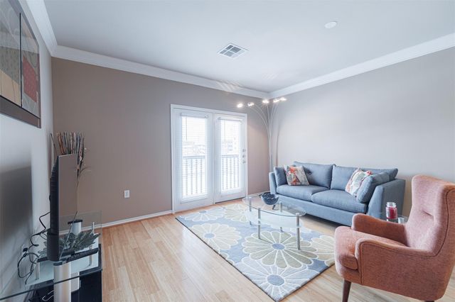 2400 Mccue Road 348, Houston, TX 77056