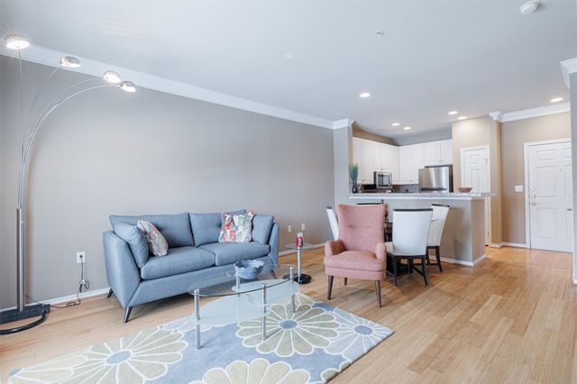 2400 Mccue Road 348, Houston, TX 77056