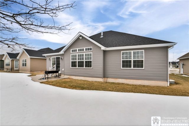 102 Country Club Drive, Grand Island, NY 14072