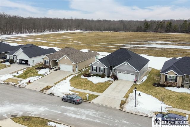 102 Country Club Drive, Grand Island, NY 14072