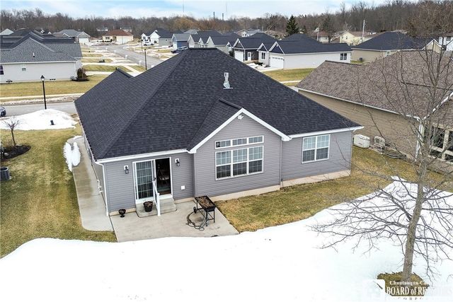 102 Country Club Drive, Grand Island, NY 14072