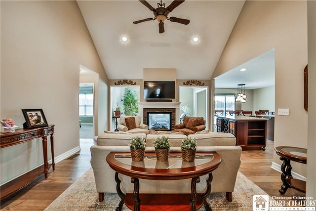 102 Country Club Drive, Grand Island, NY 14072