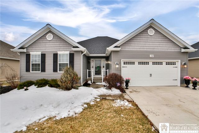 102 Country Club Drive, Grand Island, NY 14072