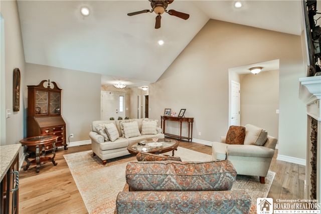 102 Country Club Drive, Grand Island, NY 14072