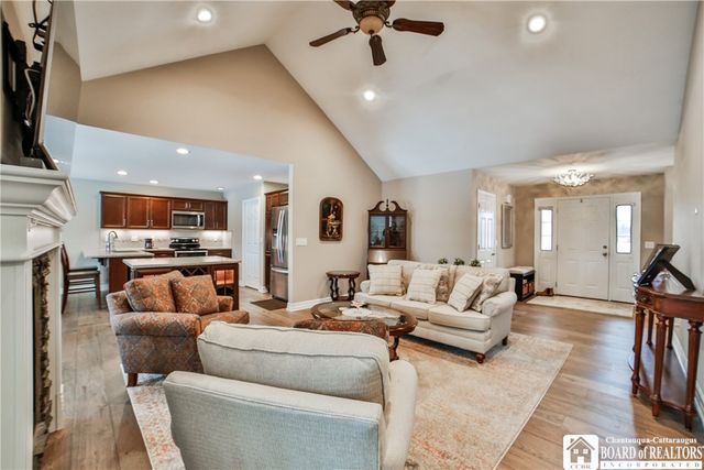 102 Country Club Drive, Grand Island, NY 14072