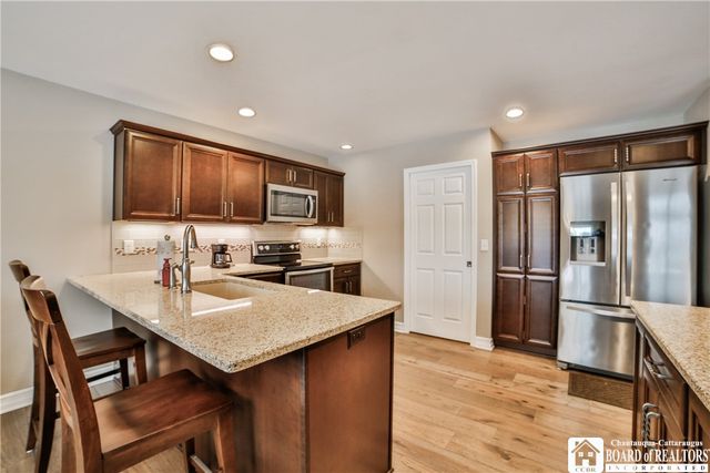 102 Country Club Drive, Grand Island, NY 14072