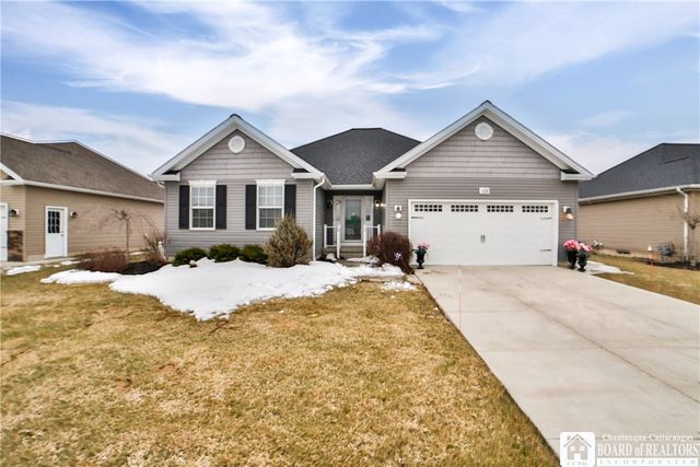 102 Country Club Drive, Grand Island, NY 14072