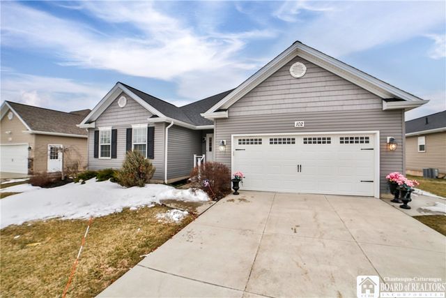 102 Country Club Drive, Grand Island, NY 14072