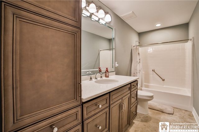 102 Country Club Drive, Grand Island, NY 14072