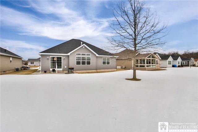 102 Country Club Drive, Grand Island, NY 14072