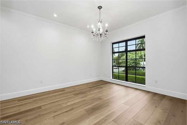 705 10th ST S 202, Naples, FL 34102
