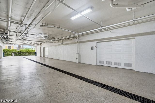705 10th ST S 202, Naples, FL 34102