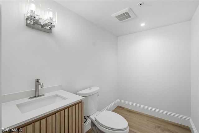 705 10th ST S 202, Naples, FL 34102