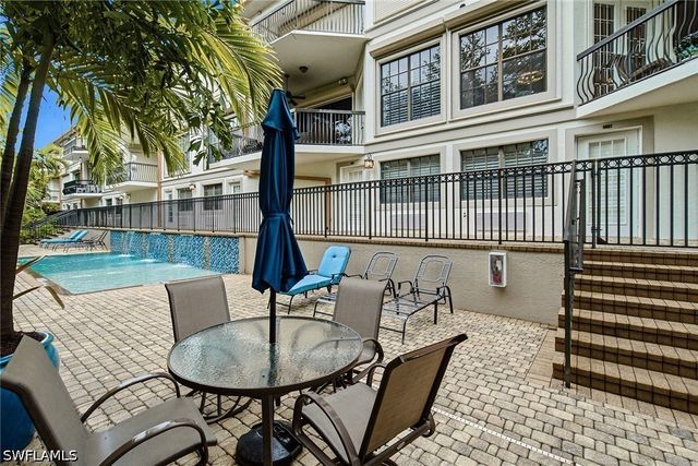 705 10th ST S 202, Naples, FL 34102