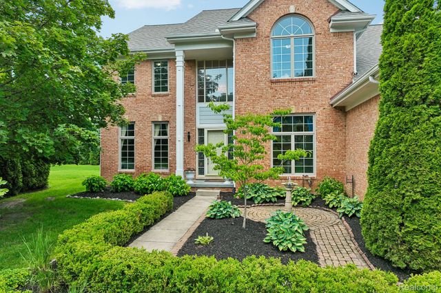 45896 Lathum Drive, Novi, MI 48374