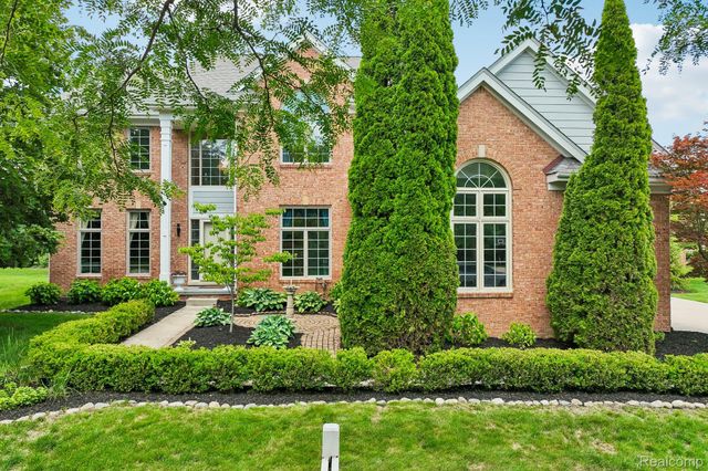 45896 Lathum Drive, Novi, MI 48374