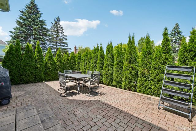 45896 Lathum Drive, Novi, MI 48374