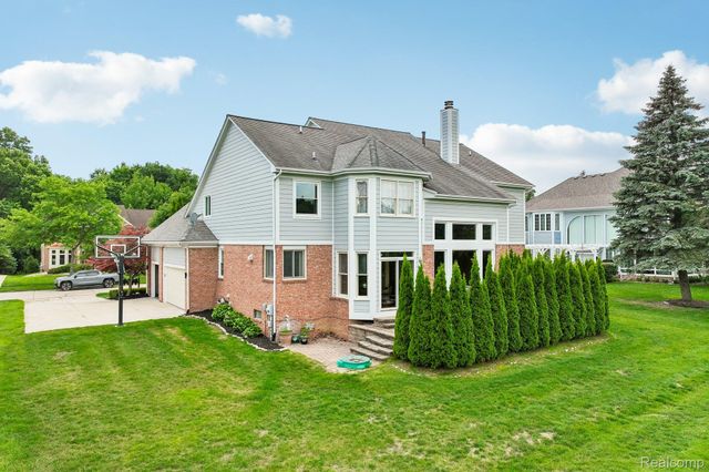 45896 Lathum Drive, Novi, MI 48374