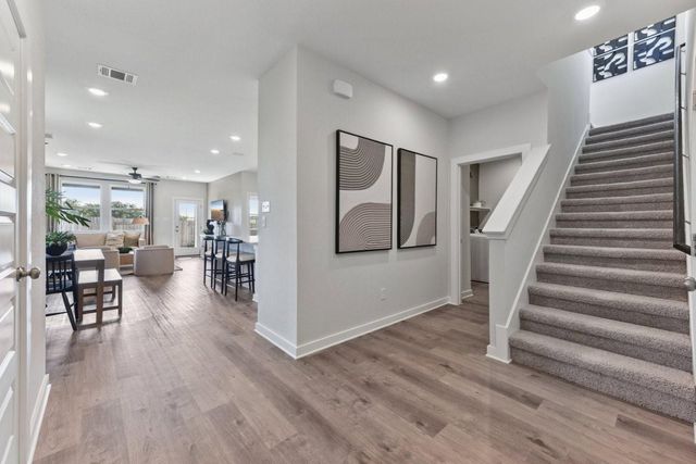 112 Hornet ST, Elgin, TX 78621